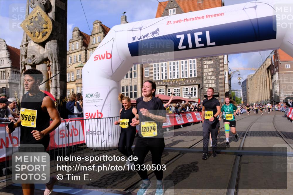 13.09.2026 - 21. swb-Marathon Bremen Tim E. http://msf.ph/oto/10330503 13.09.2026 11:03:56 Ziel 10090, 10091, 10327, 10420, 10569, 10796, 10902, 10950, 11211, 11411, 11595, 11655, 11746, 11868, 12074 meine-sportfotos.de