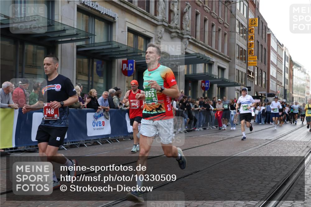 13.09.2026 - 21. swb-Marathon Bremen Strokosch-Dieckow http://msf.ph/oto/10330509 13.09.2026 13:22:13 Ziel 388, 1933, 2402, 2481, 2771, 3855, 4204, 4211, 4483, 4697, 6891, 7586, 8447, 8547, 8574, 8694, 9090, 9510, 9668, 141, 148, 1209, 1601, 1645, 2051, 2499, 3021, 3338, 3652, 3774, 4581, 5193, 6621, 7625, 7917, 8438, 8452, 8574, 8924, 9599, 9839 meine-sportfotos.de