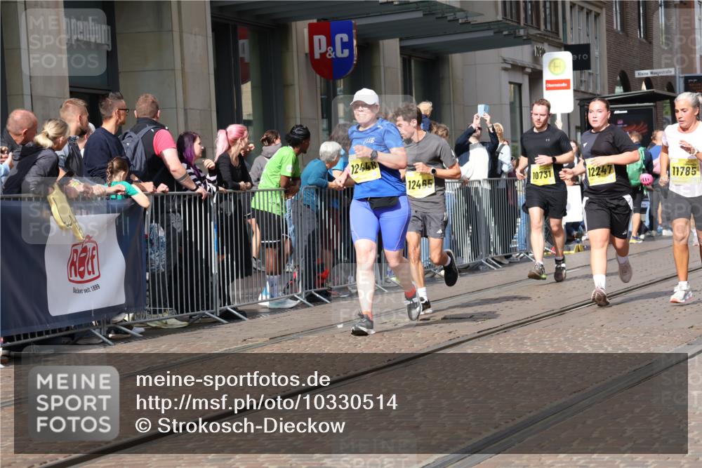 13.09.2026 - 21. swb-Marathon Bremen Strokosch-Dieckow http://msf.ph/oto/10330514 13.09.2026 11:02:46 Ziel 10150, 10185, 10195, 10528, 10531, 10598, 10715, 10727, 10731, 10959, 11070, 11095, 11313, 11493, 11564, 11676, 11697, 11730, 11785, 11830, 11836, 12214, 12247, 12421, 12432, 12448, 12465, 12483, 10190, 10296, 10633, 10783, 10945, 10954, 10955, 10985, 11096, 11107, 11137, 11261, 11508, 11526, 11554, 11564, 11662, 11701, 11719, 11730, 11776, 11890, 11945, 12071, 12154, 12169, 12247, 12252, 12429, 12451, 12489 meine-sportfotos.de