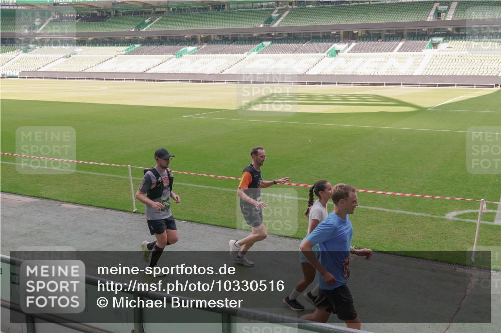 13.09.2026 - 21. swb-Marathon Bremen Michael Burmester http://msf.ph/oto/10330516 13.09.2026 13:01:56 Laufen im Stadion 150, 242, 282, 318, 440, 531, 687, 722, 930, 936, 946, 1006, 1067, 1163, 1250, 1436, 1448, 1582, 1896, 2033, 2047, 2062, 2292, 2345, 2364, 2370, 2378, 2409, 2427, 2485, 2490, 2491, 2560, 2561, 2627, 2638, 2658, 2666, 2668, 2708, 2781, 2967, 2987, 3013, 3044, 3163, 3164, 3173, 3187, 3248, 3258, 3294, 3334, 3372, 3374, 3375, 3385, 3392, 3524, 3526, 3527, 3603, 3642, 3667, 3721, 3774, 3806, 3852, 3856, 3893, 4000, 4506, 4558 meine-sportfotos.de