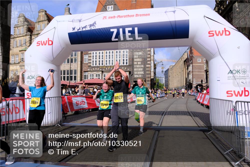 13.09.2026 - 21. swb-Marathon Bremen Tim E. http://msf.ph/oto/10330521 13.09.2026 11:03:58 Ziel 10090, 10091, 10327, 10420, 10429, 10569, 10796, 10902, 10950, 11211, 11411, 11595, 11655, 11746, 11868, 12074 meine-sportfotos.de
