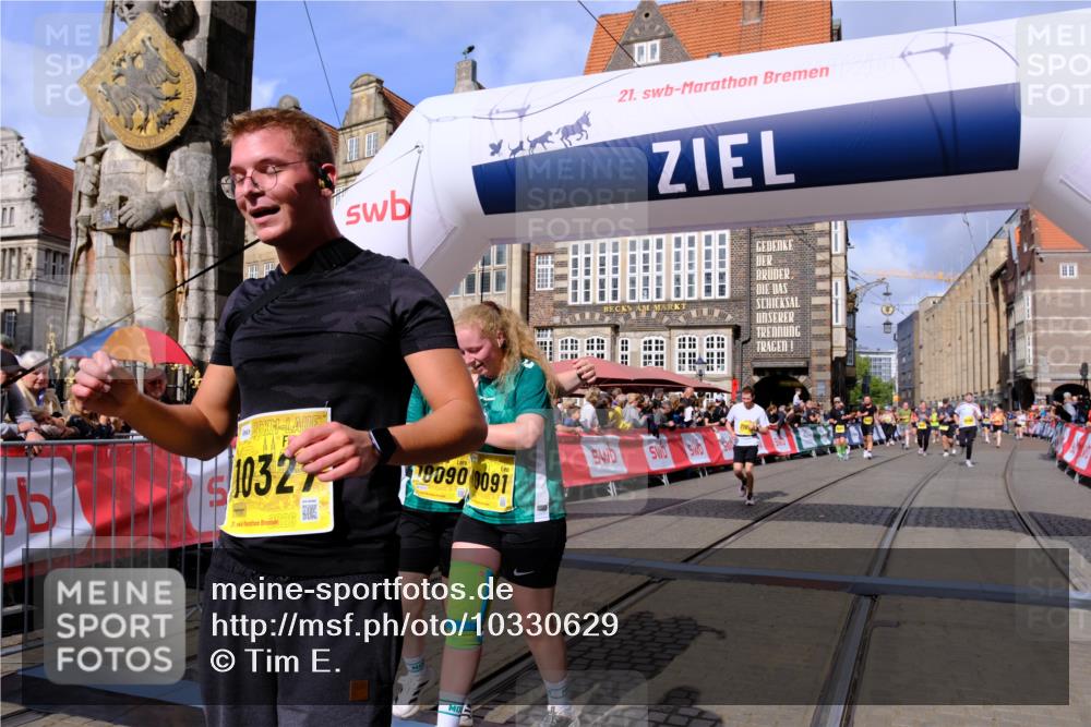 13.09.2026 - 21. swb-Marathon Bremen Tim E. http://msf.ph/oto/10330629 13.09.2026 11:04:00 Ziel 10090, 10091, 10327, 10357, 10420, 10429, 10569, 10796, 10902, 10950, 11211, 11325, 11411, 11451, 11595, 11655, 11746, 11868, 12074 meine-sportfotos.de