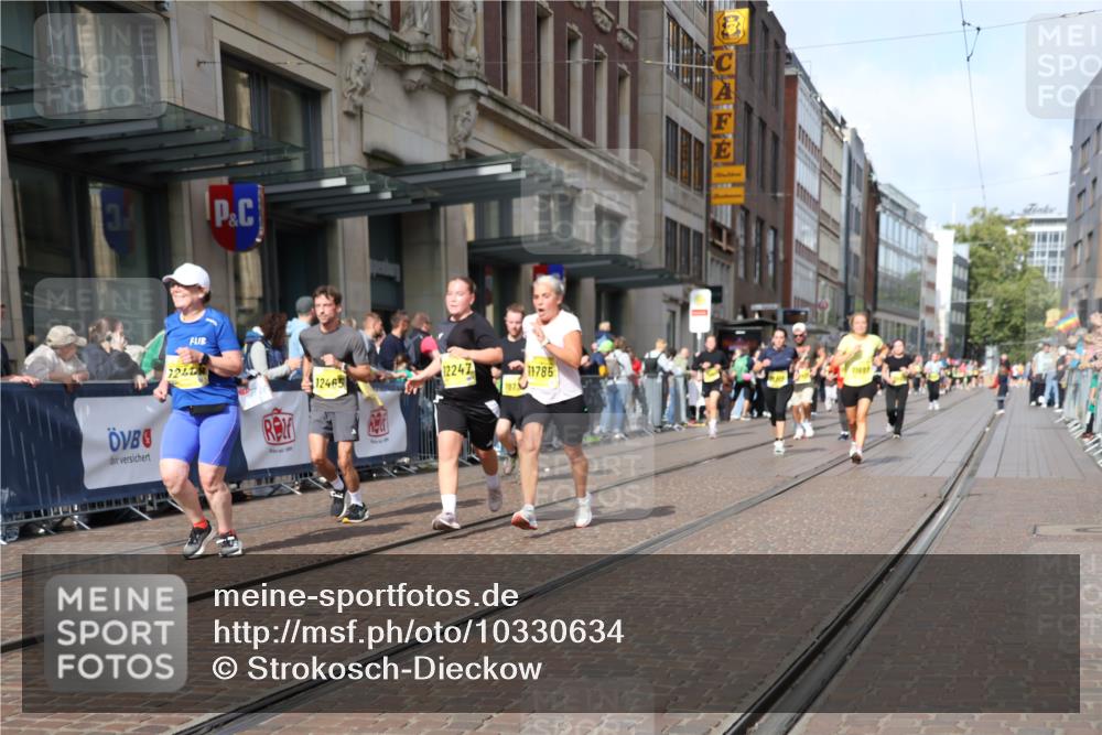 13.09.2026 - 21. swb-Marathon Bremen Strokosch-Dieckow http://msf.ph/oto/10330634 13.09.2026 11:02:49 Ziel 10150, 10185, 10195, 10237, 10528, 10531, 10598, 10715, 10724, 10727, 10731, 10959, 11070, 11095, 11313, 11493, 11676, 11697, 11830, 11836, 12068, 12214, 12421, 12432, 12448, 12483, 10190, 10296, 10633, 10783, 10945, 10954, 10955, 10985, 11096, 11107, 11137, 11261, 11508, 11526, 11554, 11564, 11662, 11701, 11719, 11730, 11776, 11785, 11890, 11945, 12071, 12154, 12169, 12247, 12252, 12429, 12451, 12465, 12489 meine-sportfotos.de