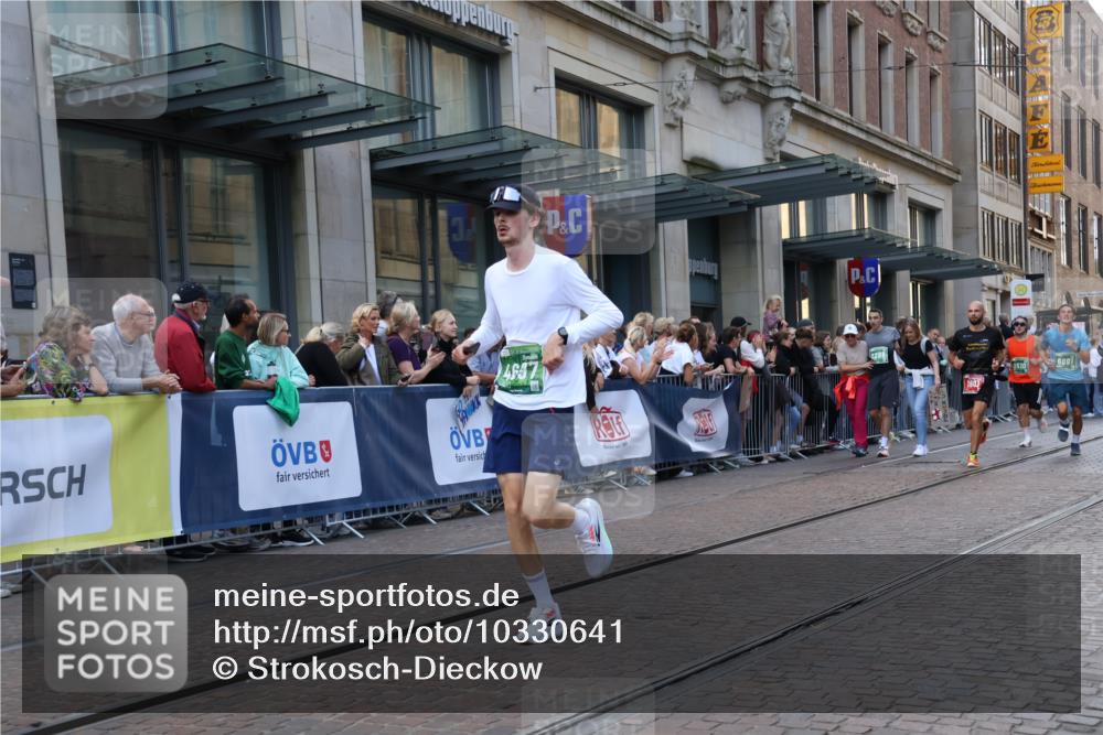 13.09.2026 - 21. swb-Marathon Bremen Strokosch-Dieckow http://msf.ph/oto/10330641 13.09.2026 13:22:17 Ziel 388, 913, 1933, 2402, 2481, 2771, 2806, 3855, 4483, 4697, 6707, 6891, 7586, 8547, 8551, 8694, 9090, 9510, 141, 148, 1601, 1645, 2051, 2499, 3021, 3652, 4204, 4211, 5193, 6621, 7625, 7917, 8447, 8452, 8574, 8924, 9599, 9668, 9839 meine-sportfotos.de