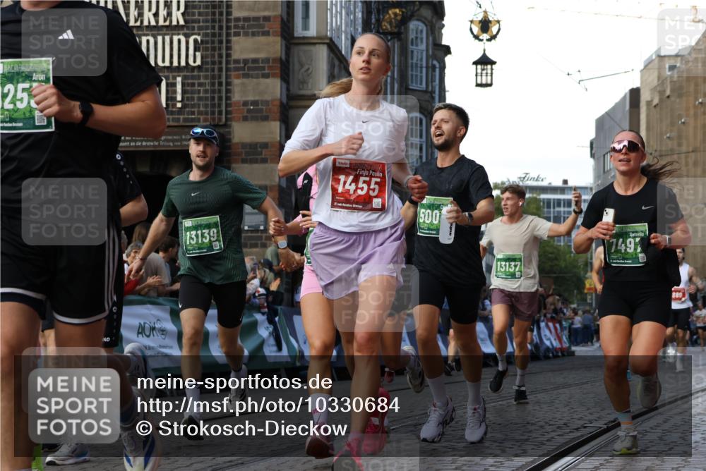 13.09.2026 - 21. swb-Marathon Bremen Strokosch-Dieckow http://msf.ph/oto/10330684 13.09.2026 13:15:12 Ziel 615, 616, 889, 1455, 1510, 1748, 2383, 2847, 2997, 3012, 3057, 3175, 3206, 3504, 3717, 4097, 4226, 4246, 4569, 4968, 5298, 5315, 5471, 5649, 5796, 5962, 6379, 6404, 6472, 6528, 6717, 7251, 8238, 8409, 9523, 9797, 13141, 3743, 4111, 4646, 6011, 6526, 7291, 7346, 7717, 7730, 8086, 8254, 8255, 13137 meine-sportfotos.de
