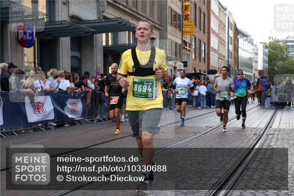 13.09.2026 - 21. swb-Marathon Bremen Strokosch-Dieckow http://msf.ph/oto/10330688 13.09.2026 13:22:19 Ziel 388, 913, 1933, 2402, 2481, 2771, 2806, 3855, 4483, 4697, 6707, 6792, 6891, 7586, 8547, 8551, 8694, 9090, 9510, 148, 1601, 1645, 2051, 2499, 3021, 3652, 4204, 4211, 6621, 7625, 7917, 8447, 8452, 8574, 8924, 9599, 9668, 9839 meine-sportfotos.de
