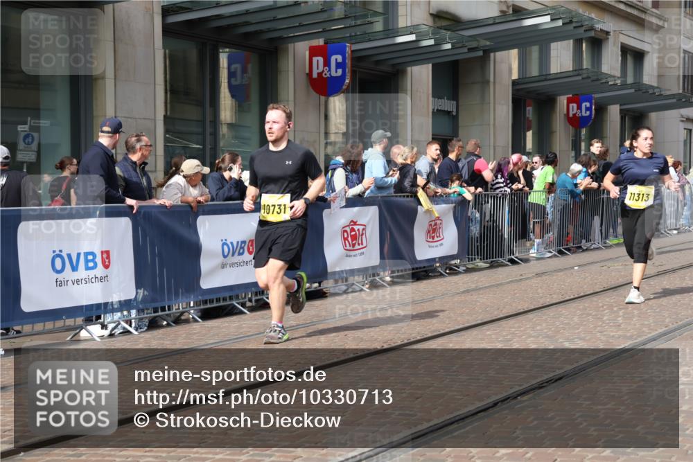 13.09.2026 - 21. swb-Marathon Bremen Strokosch-Dieckow http://msf.ph/oto/10330713 13.09.2026 11:02:51 Ziel 10092, 10150, 10185, 10195, 10237, 10528, 10531, 10598, 10715, 10724, 10727, 10731, 10959, 11070, 11095, 11313, 11493, 11676, 11697, 11830, 11836, 12068, 12184, 12185, 12214, 12421, 12432, 12448, 12483, 10190, 10296, 10633, 10783, 10945, 10954, 10955, 10985, 11096, 11107, 11261, 11508, 11526, 11554, 11564, 11662, 11701, 11719, 11730, 11776, 11785, 11945, 12071, 12154, 12247, 12252, 12429, 12451, 12465, 12489 meine-sportfotos.de