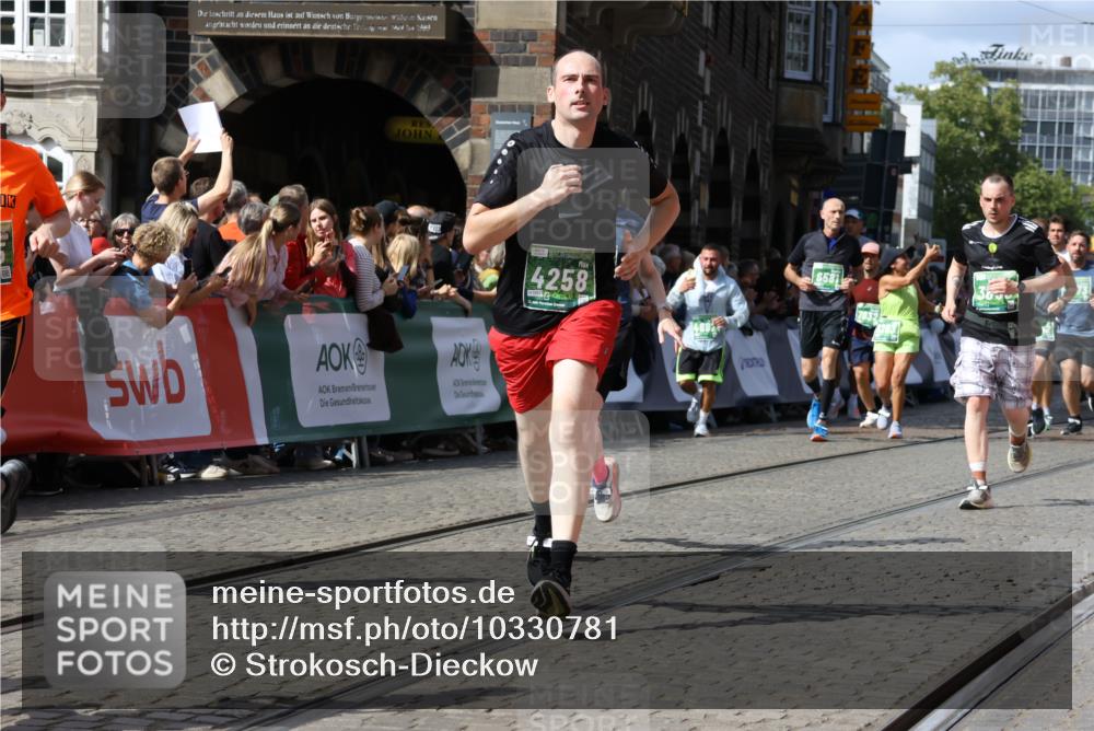 13.09.2026 - 21. swb-Marathon Bremen Strokosch-Dieckow http://msf.ph/oto/10330781 13.09.2026 13:31:29 Ziel 217, 1398, 1479, 2244, 2513, 2802, 2902, 3396, 3762, 3800, 4477, 4647, 5673, 5720, 5846, 6307, 6419, 6619, 6732, 7198, 7296, 7359, 7637, 7798, 7812, 7882, 8035, 8097, 8342, 8382, 8543, 8726, 9147, 9274, 9337, 9822, 9937, 9958, 9962, 9969, 9976, 9977, 13152, 310, 1600, 3115, 3239, 3858, 3859, 4164, 4273, 4692, 4889, 5426, 6039, 6062, 6100, 6193, 6213, 6581, 6602, 7032, 7260, 7608, 7941, 8042, 8166, 8205, 8206, 8364, 8495, 8522, 9033, 9293, 9568, 9903, 9914, 13151 meine-sportfotos.de