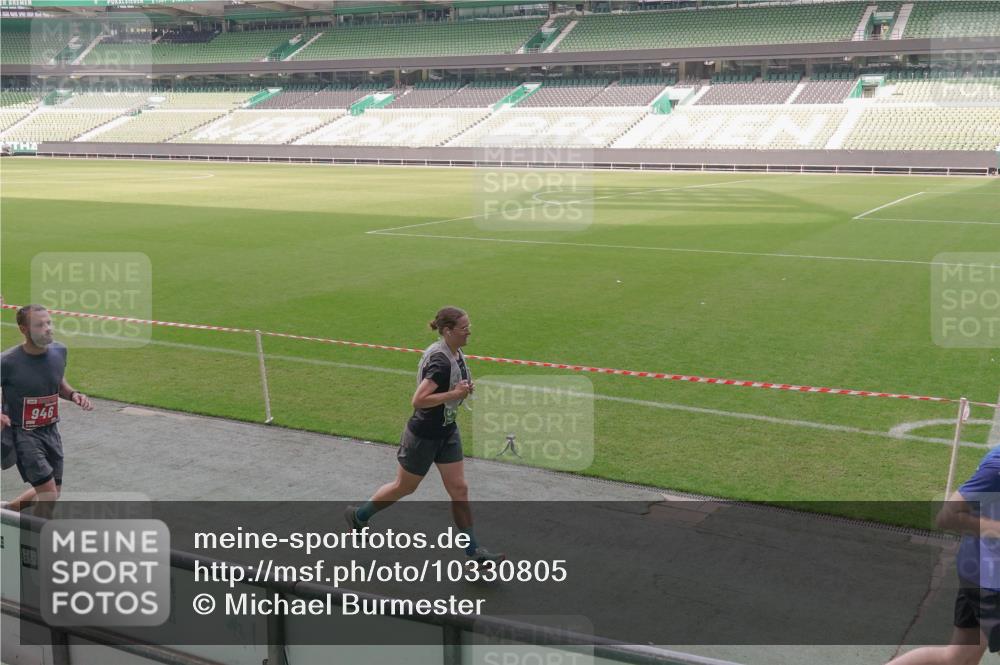 13.09.2026 - 21. swb-Marathon Bremen Michael Burmester http://msf.ph/oto/10330805 13.09.2026 13:02:21 Laufen im Stadion 150, 282, 318, 440, 531, 722, 930, 936, 946, 1006, 1067, 1163, 1250, 1436, 1448, 1460, 1582, 1611, 1896, 2033, 2047, 2062, 2276, 2292, 2345, 2364, 2370, 2378, 2421, 2491, 2513, 2561, 2627, 2638, 2666, 2668, 2779, 2900, 2987, 3013, 3044, 3114, 3163, 3164, 3187, 3248, 3258, 3294, 3334, 3372, 3374, 3375, 3392, 3460, 3496, 3526, 3527, 3576, 3585, 3603, 3667, 3721, 3806, 3852, 3893, 3938, 3970, 3983, 4000, 4077, 4133, 4506, 4558 meine-sportfotos.de