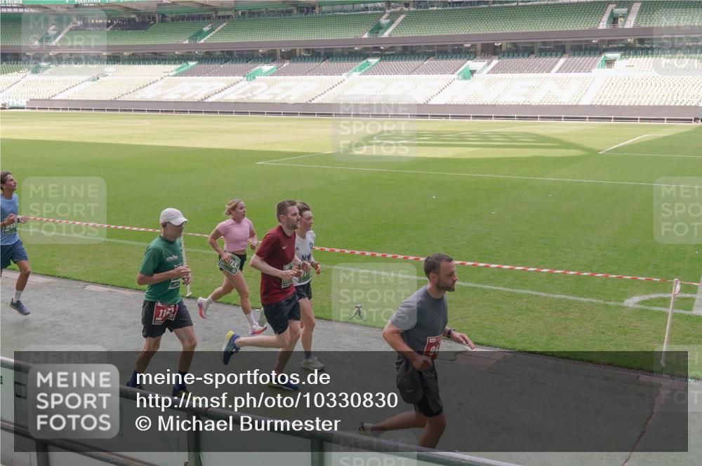 13.09.2026 - 21. swb-Marathon Bremen Michael Burmester http://msf.ph/oto/10330830 13.09.2026 13:02:23 Laufen im Stadion 150, 282, 318, 440, 531, 722, 930, 936, 946, 1006, 1014, 1067, 1163, 1250, 1436, 1448, 1460, 1582, 1611, 1896, 2033, 2047, 2062, 2276, 2292, 2345, 2364, 2370, 2378, 2421, 2491, 2513, 2561, 2627, 2638, 2666, 2668, 2779, 2900, 2987, 3013, 3044, 3114, 3163, 3164, 3187, 3248, 3258, 3294, 3334, 3372, 3374, 3375, 3392, 3460, 3496, 3526, 3527, 3576, 3585, 3603, 3667, 3721, 3806, 3852, 3893, 3938, 3970, 3983, 4000, 4077, 4133, 4506, 4558 meine-sportfotos.de