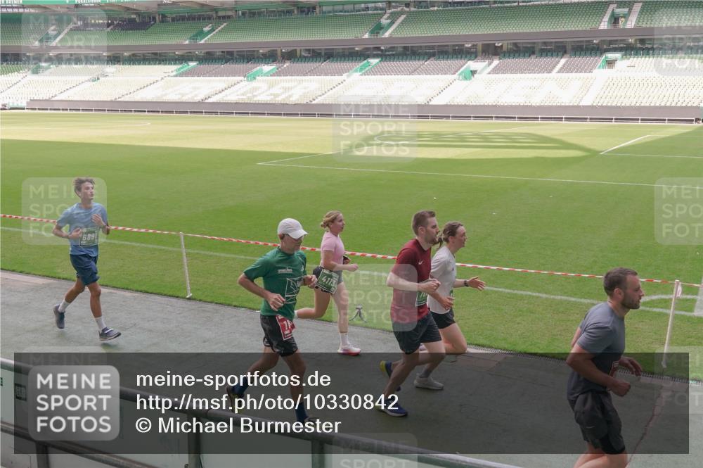 13.09.2026 - 21. swb-Marathon Bremen Michael Burmester http://msf.ph/oto/10330842 13.09.2026 13:02:23 Laufen im Stadion 150, 282, 318, 440, 531, 722, 930, 936, 946, 1006, 1014, 1067, 1163, 1250, 1436, 1448, 1460, 1582, 1611, 1896, 2033, 2047, 2062, 2276, 2292, 2345, 2364, 2370, 2378, 2421, 2491, 2513, 2561, 2627, 2638, 2666, 2668, 2779, 2900, 2987, 3013, 3044, 3114, 3163, 3164, 3187, 3248, 3258, 3294, 3334, 3372, 3374, 3375, 3392, 3460, 3496, 3526, 3527, 3576, 3585, 3603, 3667, 3721, 3806, 3852, 3893, 3938, 3970, 3983, 4000, 4077, 4133, 4506, 4558 meine-sportfotos.de