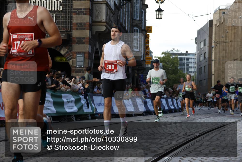 13.09.2026 - 21. swb-Marathon Bremen Strokosch-Dieckow http://msf.ph/oto/10330899 13.09.2026 13:15:17 Ziel 889, 1510, 1748, 2383, 3057, 3175, 3206, 3504, 3717, 4226, 4569, 4968, 5294, 5298, 5315, 5417, 5471, 5649, 5796, 6351, 6379, 6404, 6472, 6521, 6528, 6717, 7190, 7432, 8238, 8409, 9363, 9523, 9797, 13141, 3346, 4212, 4646, 4653, 4663, 6011, 6526, 7291, 7346, 7717, 7992, 8086, 8254, 8255, 9391 meine-sportfotos.de