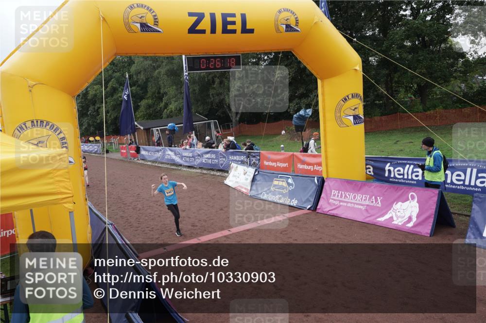 13.09.2026 - Airport Race Dennis Weichert http://msf.ph/oto/10330903 13.09.2026 10:26:51 Ziel 5271, 5297, 5327, 5427 meine-sportfotos.de