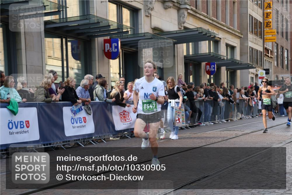 13.09.2026 - 21. swb-Marathon Bremen Strokosch-Dieckow http://msf.ph/oto/10330905 13.09.2026 13:22:24 Ziel 388, 913, 1933, 2040, 2402, 2481, 2771, 2806, 3145, 4483, 4697, 6707, 6737, 6792, 6891, 7586, 8547, 8551, 8694, 9090, 9510, 1601, 1645, 1933, 2499, 3021, 3652, 3855, 4204, 4211, 6621, 7625, 7917, 8447, 8574, 9668, 9839 meine-sportfotos.de