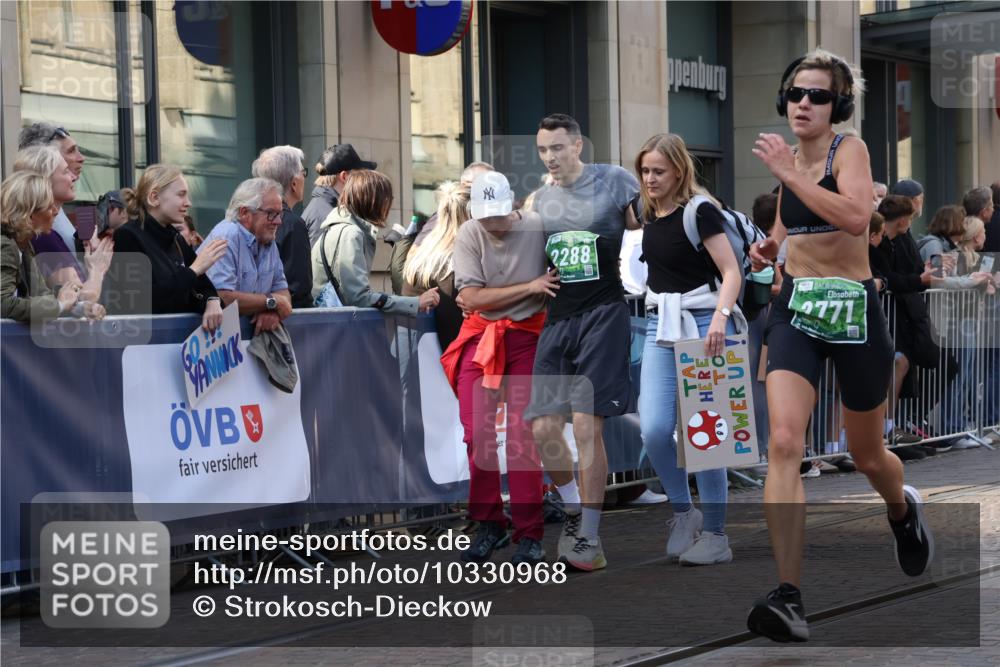 13.09.2026 - 21. swb-Marathon Bremen Strokosch-Dieckow http://msf.ph/oto/10330968 13.09.2026 13:22:26 Ziel 388, 913, 1963, 2040, 2402, 2481, 2771, 2806, 3145, 3560, 4483, 4697, 6707, 6737, 6792, 6891, 7586, 8547, 8551, 8646, 8694, 9090, 9510, 1601, 1645, 1933, 2499, 3021, 3855, 4204, 4211, 4697, 6621, 7625, 7917, 8447, 8574, 9668, 9839 meine-sportfotos.de