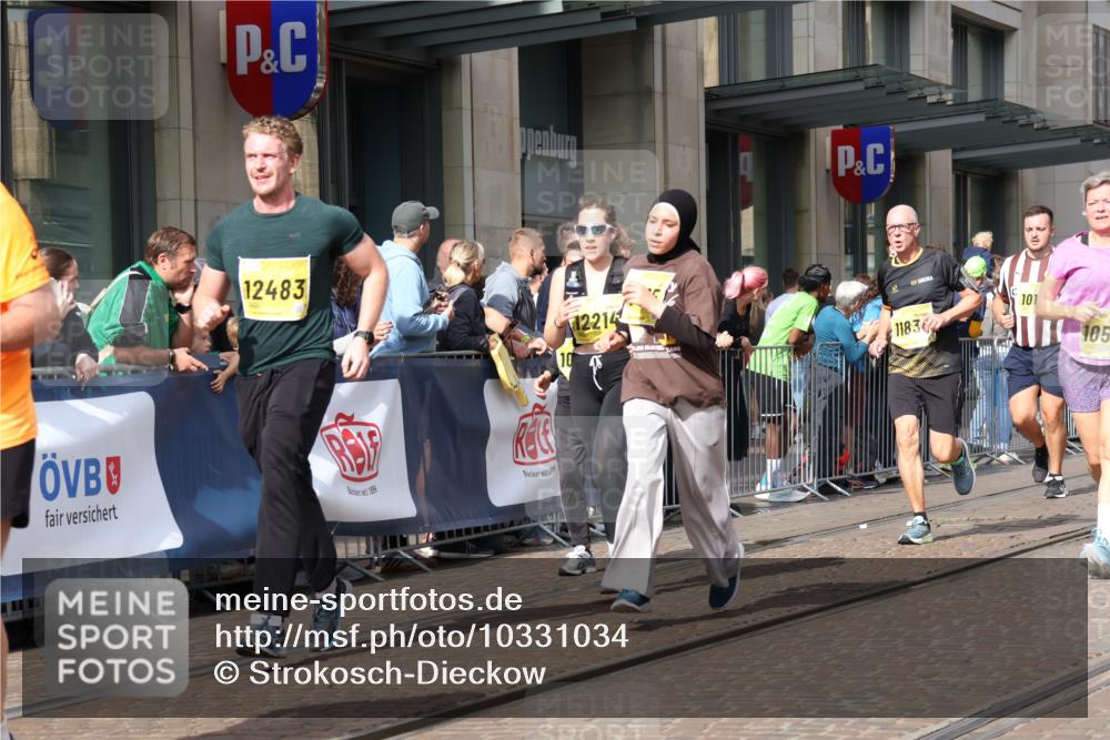 13.09.2026 - 21. swb-Marathon Bremen Strokosch-Dieckow http://msf.ph/oto/10331034 13.09.2026 11:02:58 Ziel 10092, 10150, 10187, 10195, 10237, 10309, 10528, 10531, 10598, 10715, 10724, 10727, 10904, 10959, 11070, 11095, 11493, 11598, 11676, 11773, 11830, 11836, 12068, 12184, 12185, 12214, 12421, 12432, 12483, 12611, 10185, 10190, 10296, 10633, 10731, 10783, 10945, 10954, 10955, 10985, 11095, 11096, 11107, 11261, 11313, 11564, 11697, 11701, 11719, 11730, 11776, 11785, 12071, 12154, 12247, 12429, 12448, 12451, 12465 meine-sportfotos.de