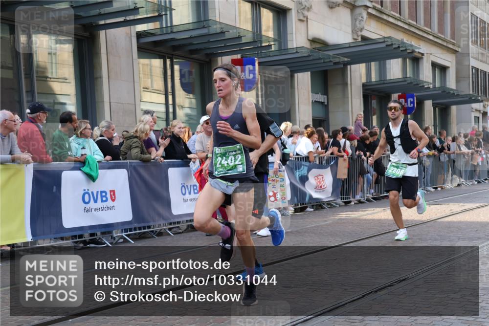 13.09.2026 - 21. swb-Marathon Bremen Strokosch-Dieckow http://msf.ph/oto/10331044 13.09.2026 13:22:28 Ziel 388, 913, 1963, 2040, 2402, 2481, 2771, 2806, 3145, 3560, 4483, 6707, 6737, 6792, 6891, 7586, 8377, 8547, 8551, 8646, 8694, 9090, 9510, 1601, 1645, 1933, 2481, 2499, 3021, 3855, 4204, 4211, 4697, 6621, 6891, 7625, 7917, 8447, 8574, 9668 meine-sportfotos.de