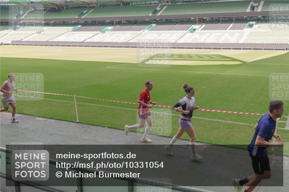 13.09.2026 - 21. swb-Marathon Bremen Michael Burmester http://msf.ph/oto/10331054 13.09.2026 13:02:43 Laufen im Stadion 150, 282, 531, 596, 722, 762, 930, 936, 940, 946, 1006, 1014, 1067, 1163, 1250, 1436, 1448, 1458, 1460, 1582, 1611, 1896, 2033, 2047, 2062, 2276, 2292, 2345, 2364, 2378, 2421, 2434, 2513, 2625, 2638, 2666, 2668, 2779, 2900, 2934, 2987, 3013, 3044, 3114, 3135, 3163, 3164, 3187, 3248, 3258, 3294, 3334, 3360, 3372, 3374, 3392, 3460, 3496, 3510, 3527, 3576, 3585, 3597, 3603, 3667, 3721, 3806, 3846, 3852, 3859, 3893, 3938, 3970, 3983, 4000, 4077, 4133, 4506, 4558 meine-sportfotos.de