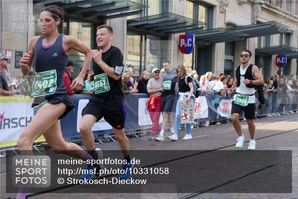 13.09.2026 - 21. swb-Marathon Bremen Strokosch-Dieckow http://msf.ph/oto/10331058 13.09.2026 13:22:29 Ziel 388, 913, 1963, 2040, 2402, 2771, 2806, 3145, 3560, 4483, 6707, 6737, 6792, 7586, 8377, 8547, 8551, 8646, 8694, 9090, 9510, 1601, 1645, 1933, 2481, 2499, 3021, 3855, 4204, 4211, 4697, 6621, 6891, 7625, 7917, 8447, 8574, 9668 meine-sportfotos.de