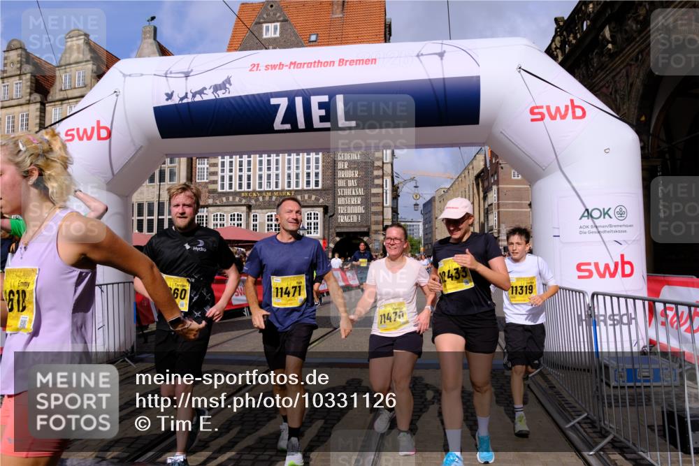 13.09.2026 - 21. swb-Marathon Bremen Tim E. http://msf.ph/oto/10331126 13.09.2026 11:04:16 Ziel 10152, 10357, 10390, 10403, 10429, 10516, 10607, 10659, 10671, 10672, 10720, 10726, 10796, 10912, 10913, 10918, 11149, 11318, 11319, 11325, 11451, 11470, 11471, 11511, 11618, 11909, 11967, 12103, 12113, 12140, 12260, 12392, 12433, 12504 meine-sportfotos.de