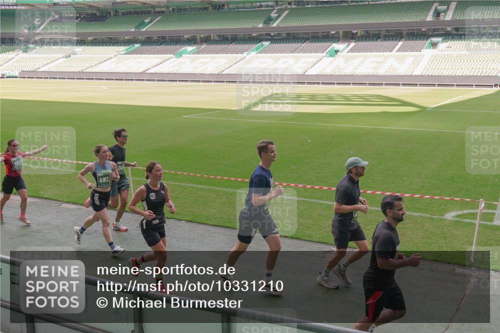 13.09.2026 - 21. swb-Marathon Bremen Michael Burmester http://msf.ph/oto/10331210 13.09.2026 13:02:53 Laufen im Stadion 150, 488, 531, 596, 722, 725, 762, 930, 936, 940, 946, 1006, 1014, 1067, 1163, 1250, 1436, 1458, 1460, 1611, 1771, 1896, 2033, 2047, 2062, 2223, 2276, 2292, 2345, 2364, 2378, 2421, 2434, 2513, 2625, 2638, 2666, 2668, 2779, 2900, 2934, 2977, 2987, 3013, 3044, 3114, 3135, 3163, 3164, 3187, 3248, 3258, 3294, 3334, 3360, 3392, 3402, 3460, 3496, 3510, 3527, 3576, 3585, 3597, 3603, 3618, 3667, 3721, 3806, 3846, 3852, 3859, 3893, 3938, 3970, 3983, 4000, 4077, 4133, 4506, 4558 meine-sportfotos.de