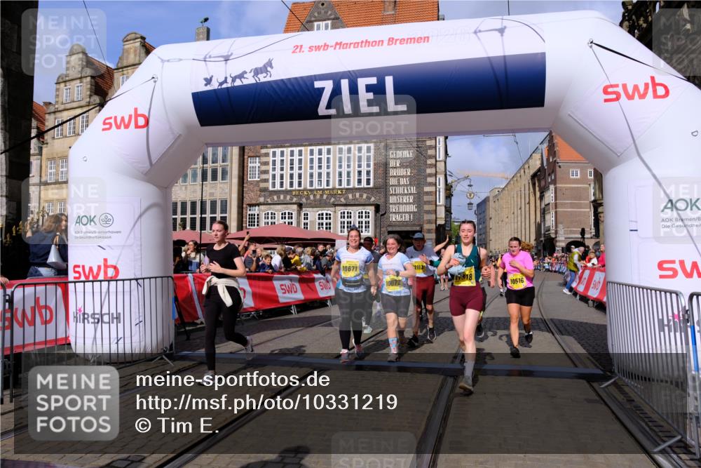 13.09.2026 - 21. swb-Marathon Bremen Tim E. http://msf.ph/oto/10331219 13.09.2026 11:04:23 Ziel 10291, 10390, 10403, 10516, 10607, 10659, 10671, 10672, 10720, 10726, 10912, 10913, 11149, 11221, 11318, 11319, 11470, 11471, 11511, 11539, 11618, 11726, 11909, 12001, 12103, 12113, 12140, 12260, 12276, 12392, 12433 meine-sportfotos.de