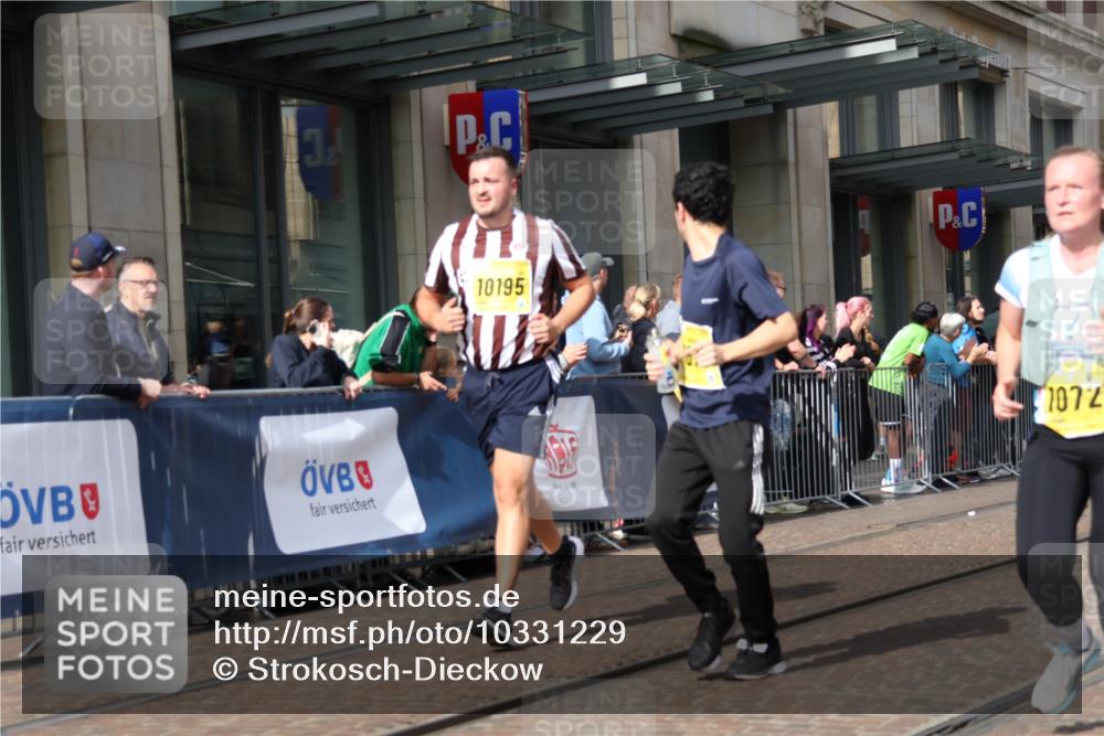 13.09.2026 - 21. swb-Marathon Bremen Strokosch-Dieckow http://msf.ph/oto/10331229 13.09.2026 11:03:02 Ziel 10092, 10150, 10187, 10195, 10237, 10309, 10528, 10531, 10598, 10724, 10727, 10904, 10959, 11070, 11211, 11411, 11493, 11598, 11676, 11773, 11830, 11836, 12068, 12184, 12185, 12214, 12611, 10185, 10190, 10296, 10633, 10715, 10731, 10783, 10945, 10954, 10955, 10985, 11095, 11096, 11107, 11313, 11564, 11697, 11701, 11719, 11730, 11776, 11785, 12071, 12247, 12421, 12432, 12448, 12451, 12465, 12483 meine-sportfotos.de
