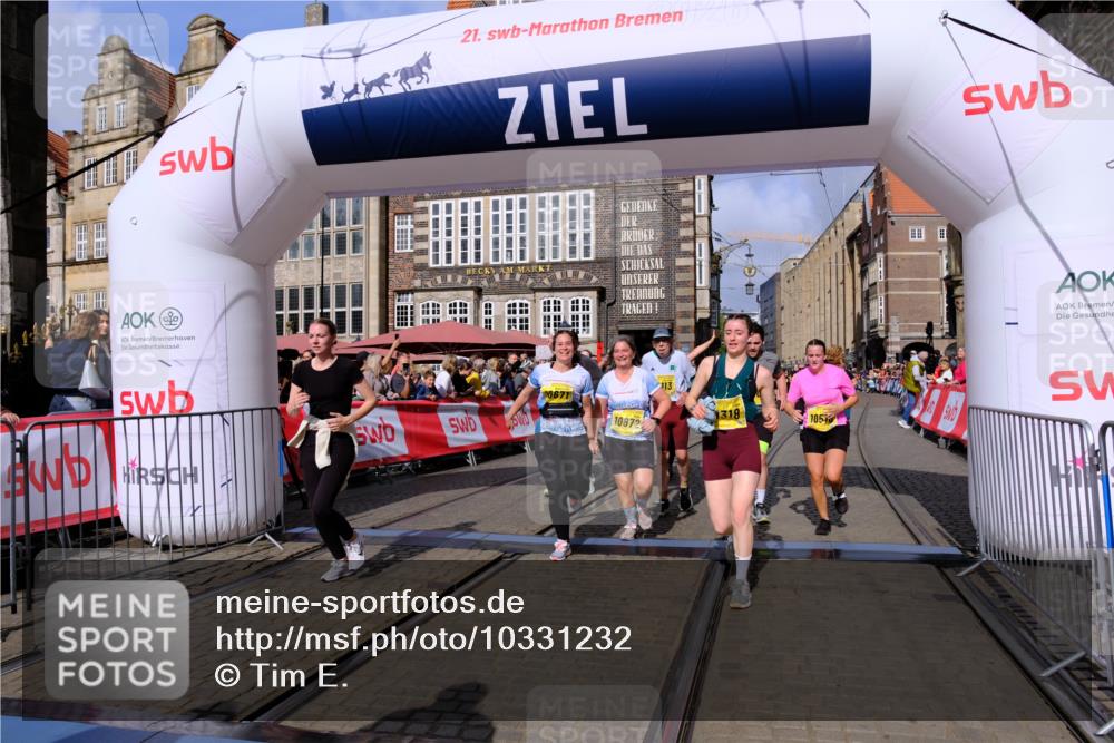 13.09.2026 - 21. swb-Marathon Bremen Tim E. http://msf.ph/oto/10331232 13.09.2026 11:04:23 Ziel 10291, 10390, 10403, 10516, 10607, 10659, 10671, 10672, 10720, 10726, 10912, 10913, 11149, 11221, 11318, 11319, 11470, 11471, 11511, 11539, 11618, 11726, 11909, 12001, 12103, 12113, 12140, 12260, 12276, 12392, 12433 meine-sportfotos.de