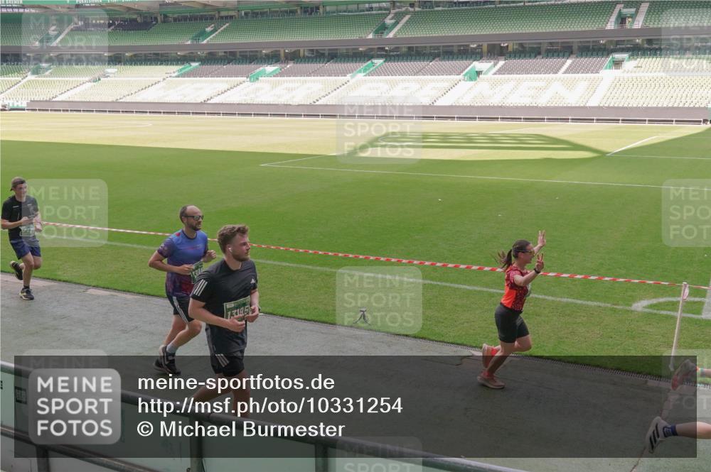 13.09.2026 - 21. swb-Marathon Bremen Michael Burmester http://msf.ph/oto/10331254 13.09.2026 13:02:55 Laufen im Stadion 150, 488, 531, 596, 722, 725, 762, 930, 936, 940, 946, 1006, 1014, 1067, 1163, 1250, 1436, 1458, 1460, 1611, 1771, 2033, 2047, 2062, 2223, 2276, 2292, 2345, 2364, 2378, 2421, 2434, 2513, 2625, 2638, 2666, 2668, 2779, 2900, 2934, 2977, 2987, 3013, 3044, 3114, 3135, 3163, 3164, 3187, 3248, 3258, 3294, 3334, 3360, 3392, 3402, 3460, 3496, 3510, 3527, 3576, 3585, 3597, 3603, 3618, 3667, 3721, 3806, 3846, 3852, 3859, 3893, 3938, 3970, 3983, 4000, 4077, 4133, 4506, 4558 meine-sportfotos.de