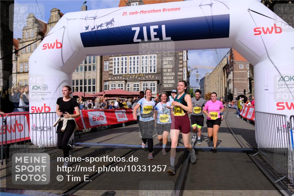 13.09.2026 - 21. swb-Marathon Bremen Tim E. http://msf.ph/oto/10331257 13.09.2026 11:04:23 Ziel 10291, 10390, 10403, 10516, 10607, 10659, 10671, 10672, 10720, 10726, 10912, 10913, 11149, 11221, 11318, 11319, 11470, 11471, 11511, 11539, 11618, 11726, 11909, 12001, 12103, 12113, 12140, 12260, 12276, 12392, 12433 meine-sportfotos.de