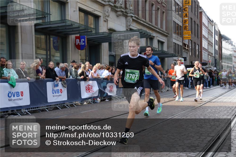 13.09.2026 - 21. swb-Marathon Bremen Strokosch-Dieckow http://msf.ph/oto/10331269 13.09.2026 13:22:35 Ziel 388, 913, 1809, 1935, 1963, 2040, 2367, 2402, 2771, 2806, 2914, 3098, 3145, 3233, 3560, 6707, 6737, 6792, 7909, 8377, 8551, 8646, 8671, 8672, 8819, 8820, 9090, 9510, 9921, 388, 1933, 2402, 2481, 2499, 3855, 4204, 4211, 4483, 4697, 6621, 6891, 7586, 8447, 8547, 8574, 8694, 9668 meine-sportfotos.de