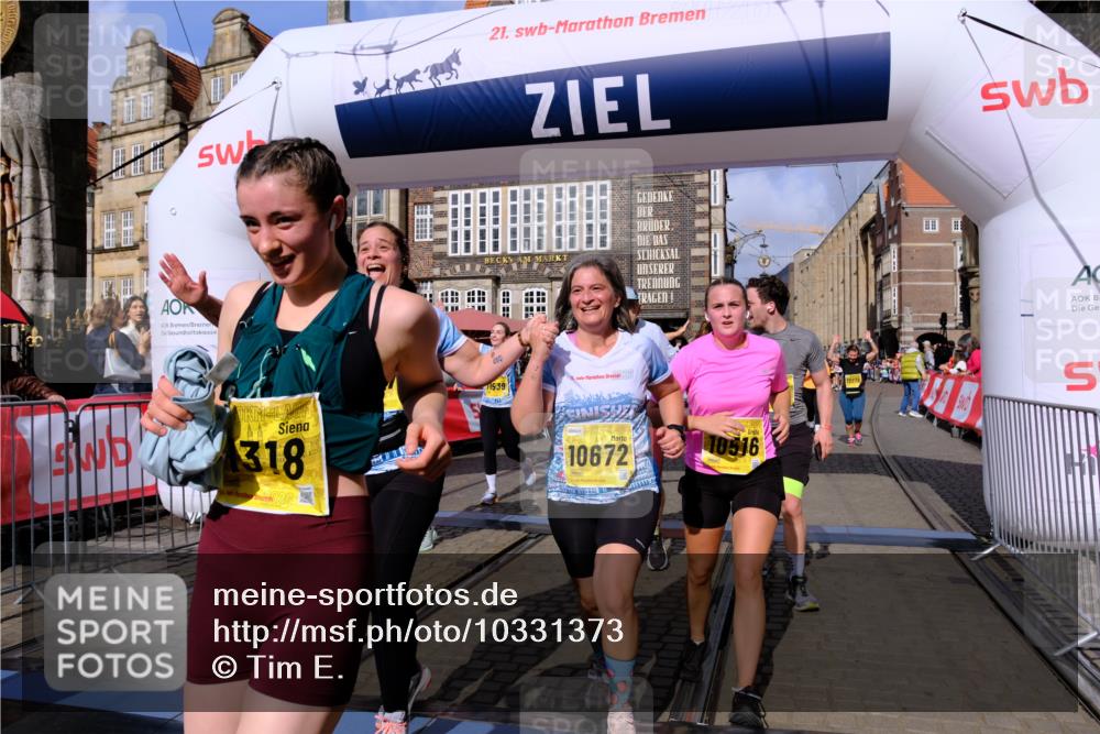 13.09.2026 - 21. swb-Marathon Bremen Tim E. http://msf.ph/oto/10331373 13.09.2026 11:04:24 Ziel 10182, 10291, 10390, 10516, 10607, 10659, 10671, 10672, 10720, 10726, 10912, 10913, 11221, 11318, 11319, 11336, 11470, 11471, 11539, 11618, 11726, 11909, 12001, 12103, 12113, 12140, 12260, 12276, 12392, 12433 meine-sportfotos.de