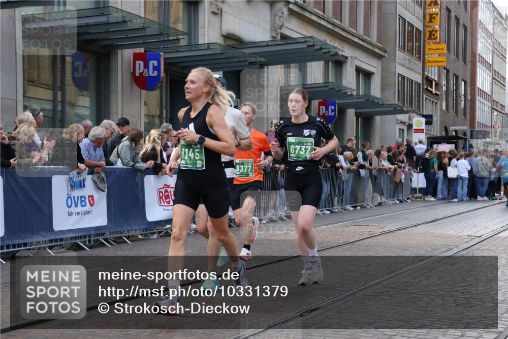 13.09.2026 - 21. swb-Marathon Bremen Strokosch-Dieckow http://msf.ph/oto/10331379 13.09.2026 13:22:38 Ziel 913, 1809, 1935, 1963, 2040, 2367, 2806, 2914, 3098, 3145, 3233, 3560, 5114, 6707, 6737, 6792, 7909, 8377, 8551, 8646, 8671, 8672, 8819, 8820, 9921, 388, 1933, 2402, 2481, 2771, 3855, 4204, 4211, 4483, 4697, 6891, 7586, 8447, 8547, 8574, 8694, 9090, 9510, 9668 meine-sportfotos.de