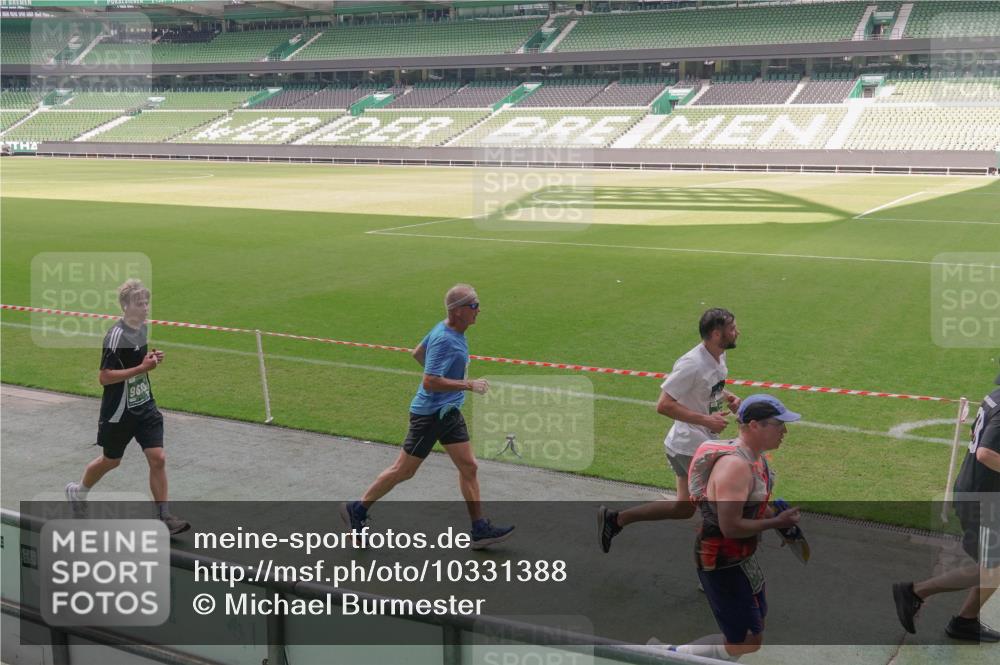 13.09.2026 - 21. swb-Marathon Bremen Michael Burmester http://msf.ph/oto/10331388 13.09.2026 13:03:02 Laufen im Stadion 150, 488, 531, 596, 722, 725, 762, 936, 940, 946, 1006, 1014, 1163, 1250, 1436, 1458, 1460, 1611, 1649, 1771, 2033, 2047, 2062, 2223, 2276, 2292, 2345, 2364, 2378, 2421, 2434, 2513, 2625, 2638, 2666, 2668, 2779, 2900, 2934, 2977, 2987, 3013, 3044, 3114, 3135, 3163, 3164, 3187, 3248, 3258, 3294, 3334, 3360, 3392, 3402, 3460, 3496, 3510, 3527, 3576, 3585, 3597, 3603, 3618, 3667, 3721, 3806, 3846, 3852, 3859, 3893, 3938, 3970, 3983, 4000, 4077, 4133, 4506, 4558 meine-sportfotos.de