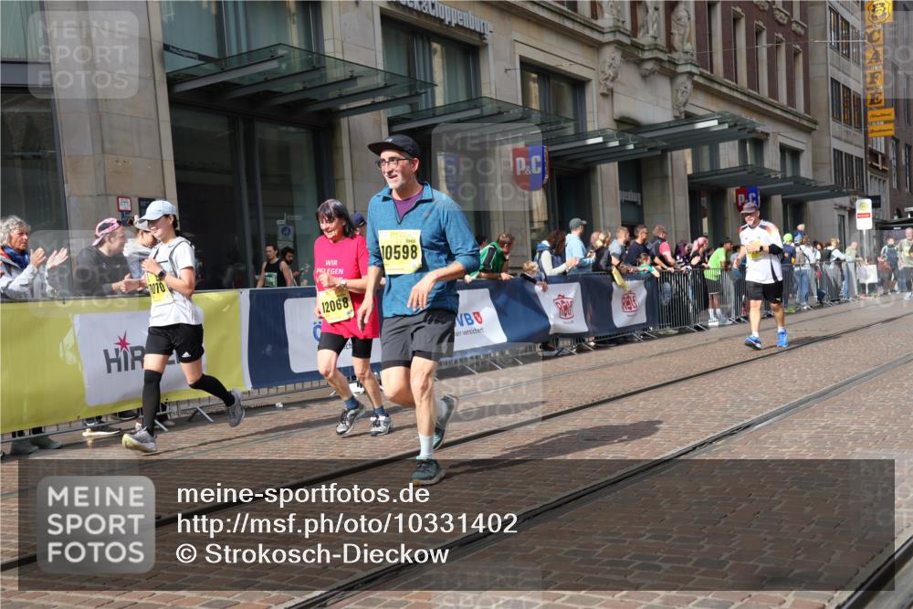 13.09.2026 - 21. swb-Marathon Bremen Strokosch-Dieckow http://msf.ph/oto/10331402 13.09.2026 11:03:07 Ziel 10092, 10150, 10187, 10237, 10309, 10420, 10724, 10902, 10904, 11211, 11411, 11598, 11655, 11746, 11773, 11830, 12068, 12184, 12185, 12611, 10185, 10195, 10296, 10528, 10531, 10598, 10633, 10715, 10727, 10731, 10783, 10954, 10955, 10959, 11070, 11095, 11107, 11313, 11493, 11564, 11676, 11697, 11719, 11730, 11785, 11836, 12071, 12214, 12247, 12421, 12432, 12448, 12465, 12483 meine-sportfotos.de