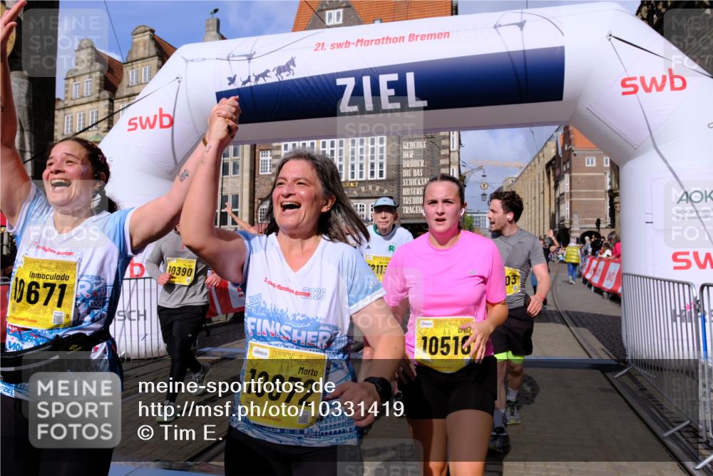13.09.2026 - 21. swb-Marathon Bremen Tim E. http://msf.ph/oto/10331419 13.09.2026 11:04:25 Ziel 10182, 10291, 10390, 10516, 10607, 10659, 10671, 10672, 10720, 10726, 10912, 10913, 11221, 11318, 11319, 11336, 11470, 11471, 11539, 11618, 11726, 11909, 12001, 12103, 12113, 12140, 12260, 12276, 12392, 12433 meine-sportfotos.de