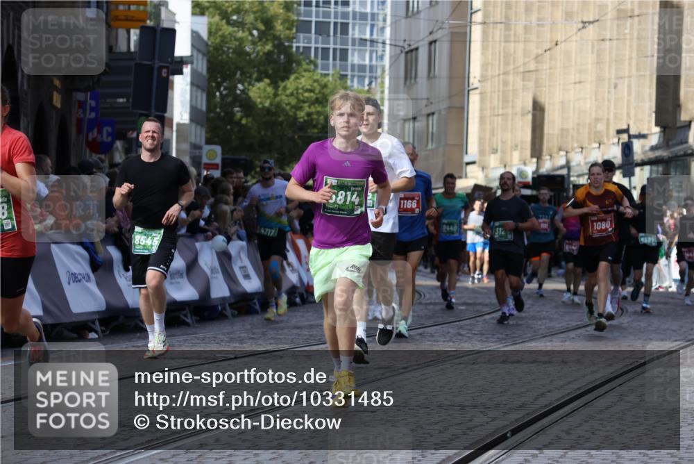 13.09.2026 - 21. swb-Marathon Bremen Strokosch-Dieckow http://msf.ph/oto/10331485 13.09.2026 13:25:26 Ziel 972, 1080, 1166, 1264, 1436, 1448, 2322, 3105, 4091, 4113, 4459, 4507, 4918, 4973, 6079, 6544, 6943, 7306, 7326, 7409, 8245, 9036, 9073, 9152, 9360, 9493, 13088, 191, 209, 1650, 1752, 3124, 3186, 3806, 4717, 4927, 5703, 5755, 5814, 8545, 8597, 8890, 9440, 9468, 9506 meine-sportfotos.de
