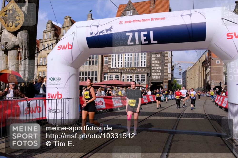 13.09.2026 - 21. swb-Marathon Bremen Tim E. http://msf.ph/oto/10331512 13.09.2026 11:04:33 Ziel 10182, 10245, 10291, 10390, 10516, 10526, 10613, 10671, 10672, 11214, 11215, 11221, 11248, 11318, 11336, 11410, 11539, 11720, 11726, 11740, 11909, 12001, 12009, 12103, 12113, 12276, 12929 meine-sportfotos.de