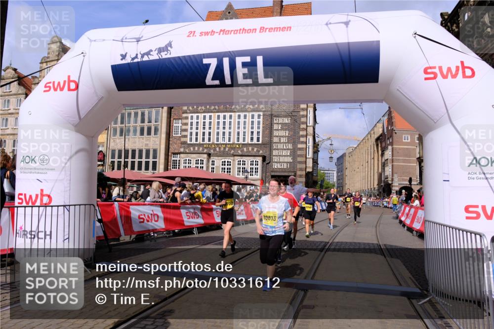 13.09.2026 - 21. swb-Marathon Bremen Tim E. http://msf.ph/oto/10331612 13.09.2026 11:04:35 Ziel 10182, 10245, 10291, 10390, 10516, 10526, 10613, 10671, 10672, 11214, 11215, 11221, 11248, 11336, 11410, 11539, 11720, 11726, 11740, 12001, 12009, 12103, 12113, 12276, 12929 meine-sportfotos.de