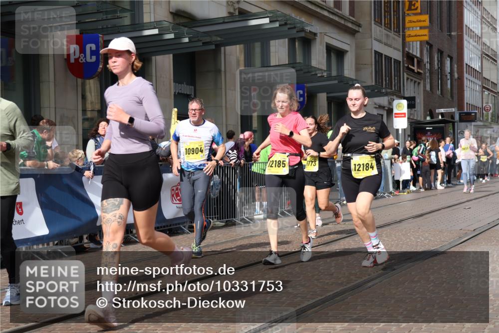 13.09.2026 - 21. swb-Marathon Bremen Strokosch-Dieckow http://msf.ph/oto/10331753 13.09.2026 11:03:15 Ziel 10090, 10091, 10092, 10187, 10309, 10327, 10420, 10569, 10902, 10904, 10950, 11211, 11411, 11595, 11598, 11655, 11746, 11773, 12074, 12184, 12185, 12611, 10092, 10150, 10185, 10195, 10237, 10528, 10531, 10598, 10715, 10724, 10727, 10731, 10959, 11070, 11095, 11313, 11493, 11676, 11697, 11830, 11836, 12068, 12214, 12421, 12432, 12448, 12483 meine-sportfotos.de