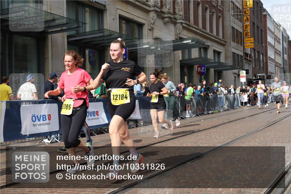 13.09.2026 - 21. swb-Marathon Bremen Strokosch-Dieckow http://msf.ph/oto/10331826 13.09.2026 11:03:17 Ziel 10090, 10091, 10187, 10309, 10327, 10420, 10569, 10902, 10904, 10950, 11211, 11411, 11595, 11598, 11655, 11746, 11773, 11868, 12074, 12611, 10092, 10150, 10185, 10195, 10237, 10528, 10531, 10598, 10715, 10724, 10727, 10731, 10959, 11070, 11095, 11313, 11493, 11676, 11697, 11830, 11836, 12068, 12184, 12185, 12214, 12421, 12432, 12448, 12483 meine-sportfotos.de