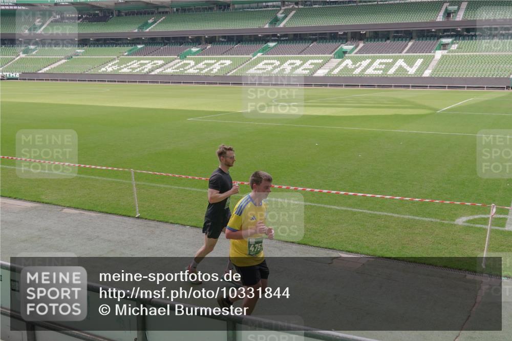 13.09.2026 - 21. swb-Marathon Bremen Michael Burmester http://msf.ph/oto/10331844 13.09.2026 13:03:41 Laufen im Stadion 209, 210, 488, 534, 596, 725, 762, 881, 936, 940, 1014, 1250, 1343, 1458, 1460, 1479, 1611, 1649, 1653, 1771, 2223, 2276, 2364, 2369, 2378, 2421, 2434, 2513, 2625, 2668, 2779, 2851, 2872, 2891, 2900, 2934, 2977, 3028, 3114, 3135, 3258, 3360, 3402, 3425, 3454, 3460, 3496, 3510, 3521, 3576, 3579, 3585, 3597, 3603, 3618, 3721, 3796, 3846, 3852, 3859, 3893, 3909, 3938, 3970, 3983, 4000, 4077, 4133, 4506, 4558, 242 meine-sportfotos.de