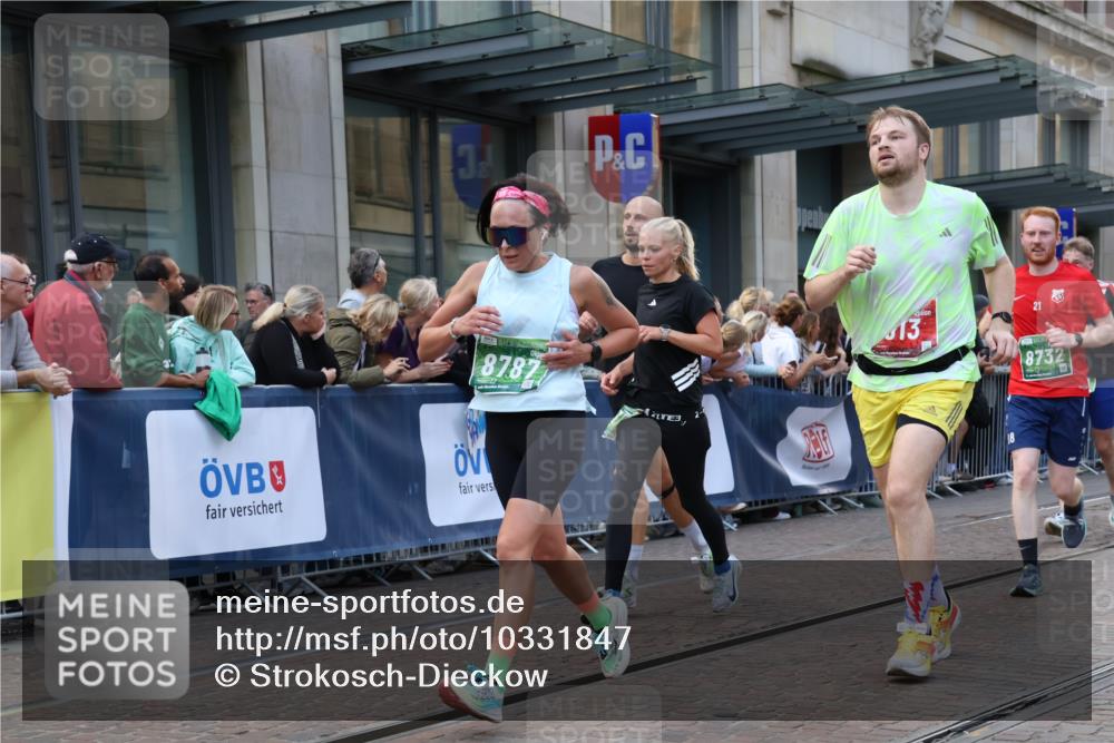 13.09.2026 - 21. swb-Marathon Bremen Strokosch-Dieckow http://msf.ph/oto/10331847 13.09.2026 13:22:52 Ziel 1809, 1900, 1935, 2306, 2367, 2427, 2827, 2899, 2914, 2961, 3098, 3233, 3374, 3729, 3920, 5114, 5820, 5821, 7909, 8045, 8231, 8304, 8377, 8671, 8672, 8732, 8787, 8819, 8820, 9436, 9827, 9921, 10127, 388, 913, 1963, 2040, 2402, 2481, 2771, 2806, 3145, 3560, 4483, 6707, 6737, 6792, 6891, 7586, 8547, 8551, 8646, 8694, 9090, 9510 meine-sportfotos.de