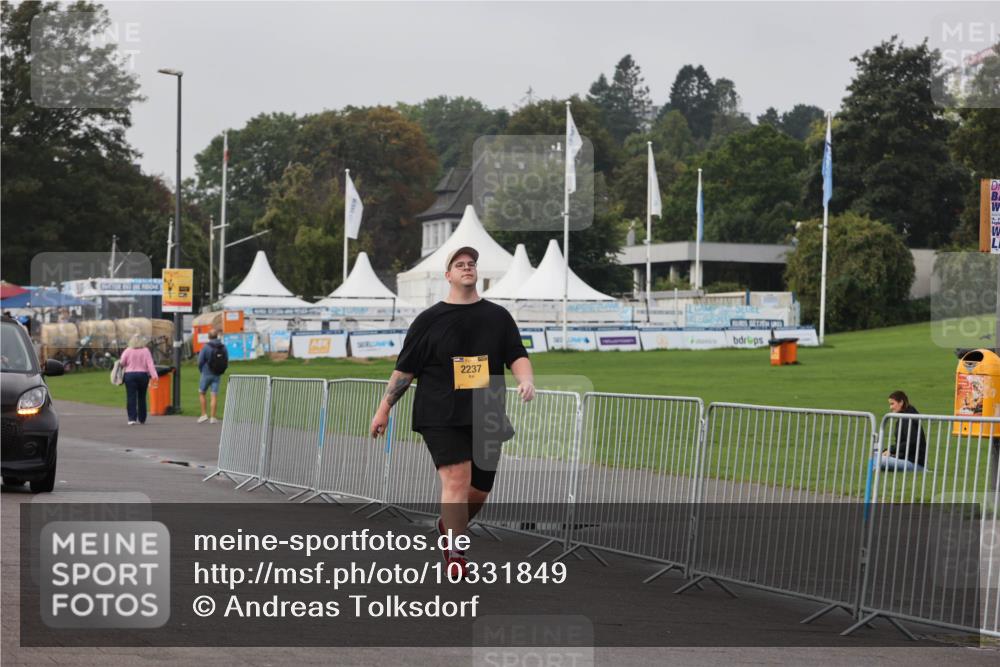 13.09.2026 - Kiel Lauf Andreas Tolksdorf http://msf.ph/oto/10331849 13.09.2026 09:35:24 Kiellinie 2237 meine-sportfotos.de