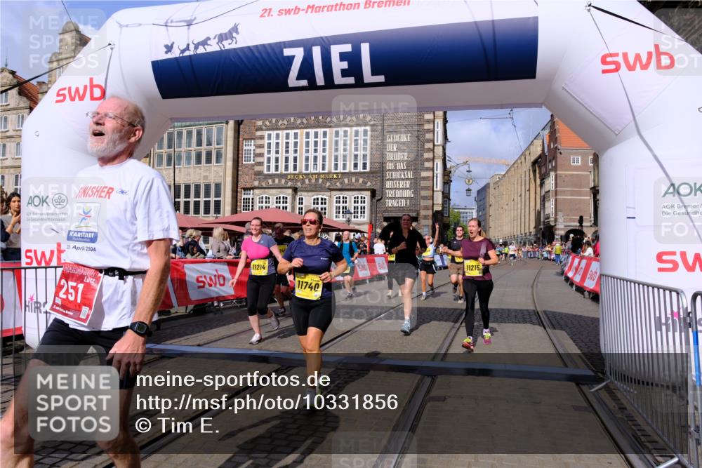 13.09.2026 - 21. swb-Marathon Bremen Tim E. http://msf.ph/oto/10331856 13.09.2026 11:04:38 Ziel 10182, 10245, 10291, 10526, 10613, 10755, 11214, 11215, 11221, 11248, 11336, 11410, 11720, 11726, 11740, 12009, 12276, 12929 meine-sportfotos.de