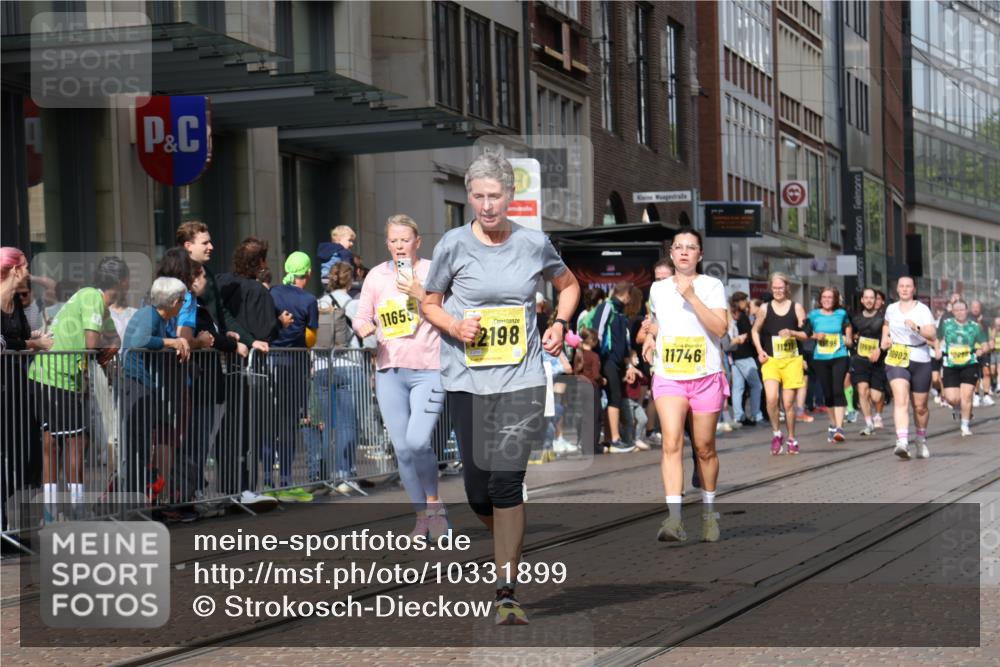 13.09.2026 - 21. swb-Marathon Bremen Strokosch-Dieckow http://msf.ph/oto/10331899 13.09.2026 11:03:20 Ziel 10090, 10091, 10187, 10327, 10420, 10429, 10569, 10796, 10902, 10950, 11211, 11411, 11595, 11598, 11655, 11746, 11773, 11868, 12074, 10092, 10150, 10185, 10195, 10237, 10309, 10528, 10531, 10598, 10715, 10724, 10727, 10904, 10959, 11070, 11095, 11493, 11676, 11773, 11830, 11836, 12068, 12184, 12185, 12214, 12421, 12432, 12483, 12611 meine-sportfotos.de