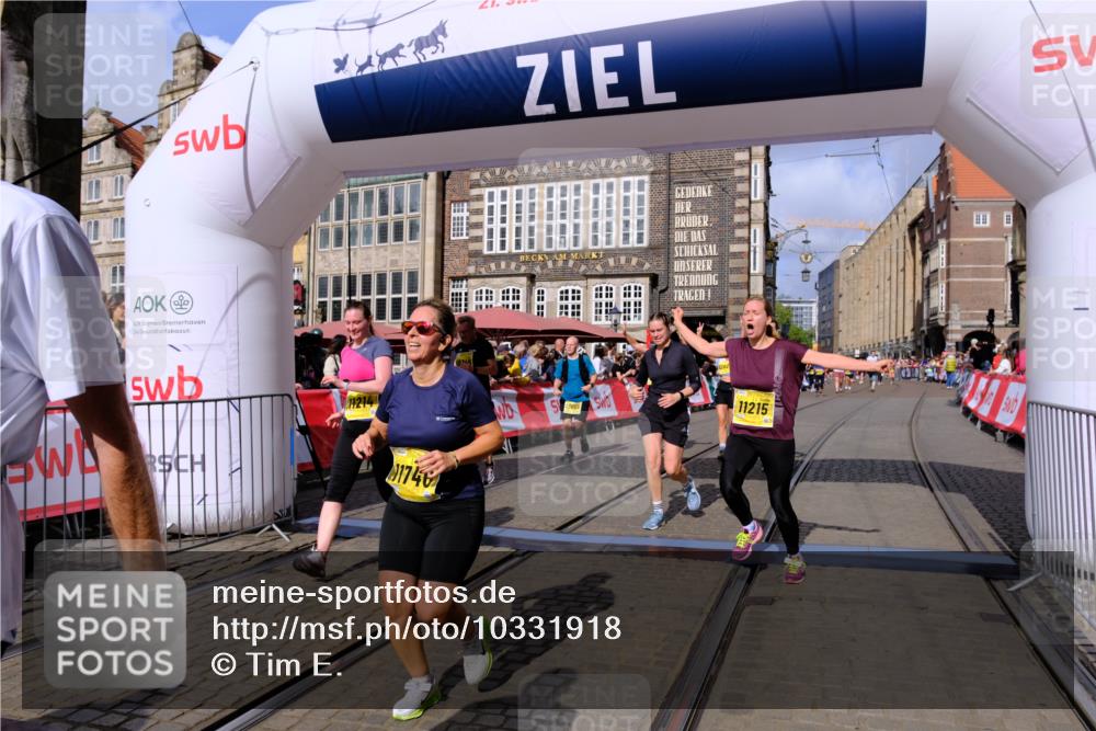 13.09.2026 - 21. swb-Marathon Bremen Tim E. http://msf.ph/oto/10331918 13.09.2026 11:04:39 Ziel 10182, 10245, 10291, 10526, 10613, 10755, 11214, 11215, 11221, 11248, 11336, 11410, 11720, 11726, 11740, 12009, 12276, 12929 meine-sportfotos.de