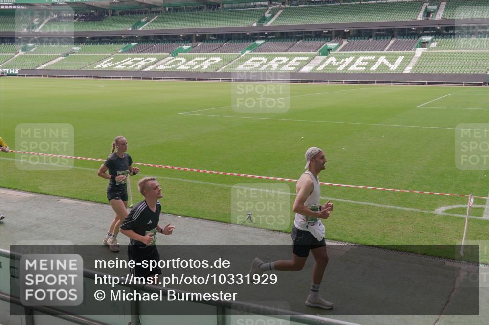 13.09.2026 - 21. swb-Marathon Bremen Michael Burmester http://msf.ph/oto/10331929 13.09.2026 13:03:48 Laufen im Stadion 209, 210, 488, 534, 565, 596, 725, 762, 881, 936, 940, 1014, 1343, 1373, 1458, 1460, 1479, 1611, 1649, 1653, 1771, 2223, 2276, 2364, 2369, 2421, 2434, 2513, 2625, 2668, 2779, 2851, 2872, 2891, 2900, 2934, 2957, 2977, 3028, 3114, 3135, 3217, 3258, 3360, 3402, 3419, 3425, 3454, 3460, 3496, 3510, 3521, 3576, 3579, 3585, 3597, 3603, 3618, 3721, 3796, 3846, 3852, 3859, 3893, 3909, 3938, 3970, 3983, 4077, 4133, 4506, 4558, 242 meine-sportfotos.de