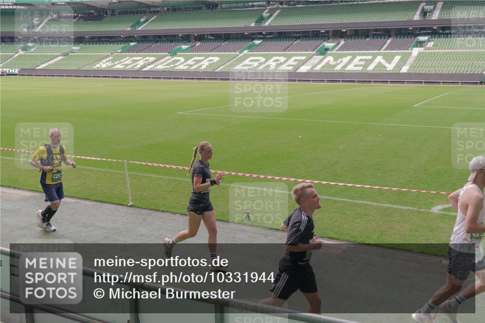 13.09.2026 - 21. swb-Marathon Bremen Michael Burmester http://msf.ph/oto/10331944 13.09.2026 13:03:48 Laufen im Stadion 209, 210, 488, 534, 565, 596, 725, 762, 881, 936, 940, 1014, 1343, 1373, 1458, 1460, 1479, 1611, 1649, 1653, 1771, 2223, 2276, 2364, 2369, 2421, 2434, 2513, 2625, 2668, 2779, 2851, 2872, 2891, 2900, 2934, 2957, 2977, 3028, 3114, 3135, 3217, 3258, 3360, 3402, 3419, 3425, 3454, 3460, 3496, 3510, 3521, 3576, 3579, 3585, 3597, 3603, 3618, 3721, 3796, 3846, 3852, 3859, 3893, 3909, 3938, 3970, 3983, 4077, 4133, 4506, 4558, 242 meine-sportfotos.de