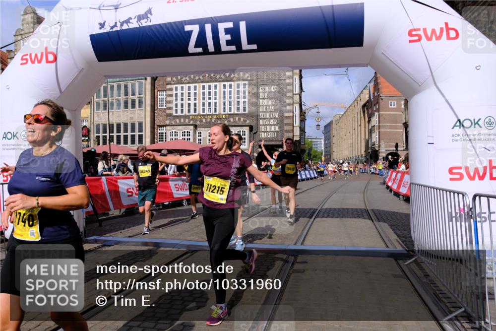 13.09.2026 - 21. swb-Marathon Bremen Tim E. http://msf.ph/oto/10331960 13.09.2026 11:04:39 Ziel 10182, 10245, 10291, 10526, 10613, 10755, 11214, 11215, 11221, 11248, 11336, 11410, 11720, 11726, 11740, 12009, 12276, 12929 meine-sportfotos.de
